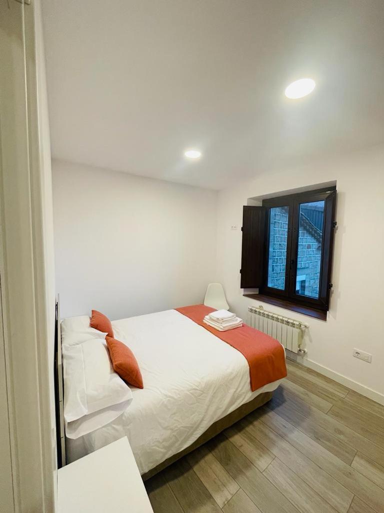 Apartamentos Rurales La Plaza 2 Duruelo de la Sierra Dış mekan fotoğraf