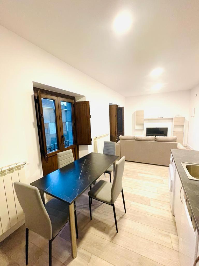 Apartamentos Rurales La Plaza 2 Duruelo de la Sierra Dış mekan fotoğraf
